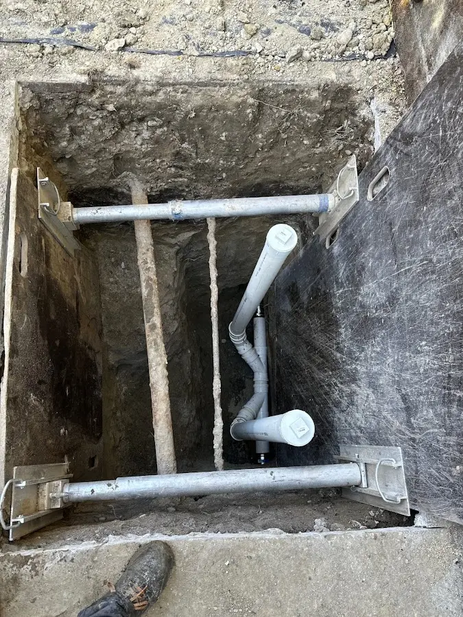 Experienced plumber completing Drain Cleaning work in Hutchinson